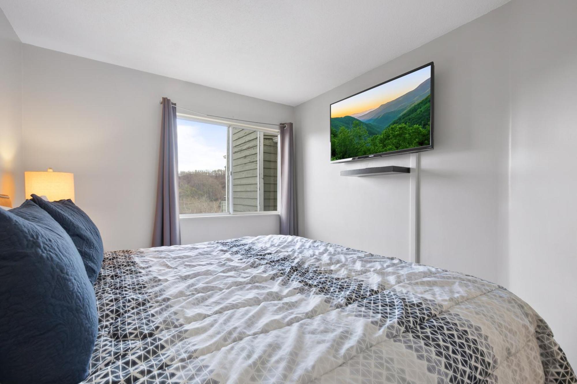 Summit Smoky Mountains View Apartment Gatlinburg