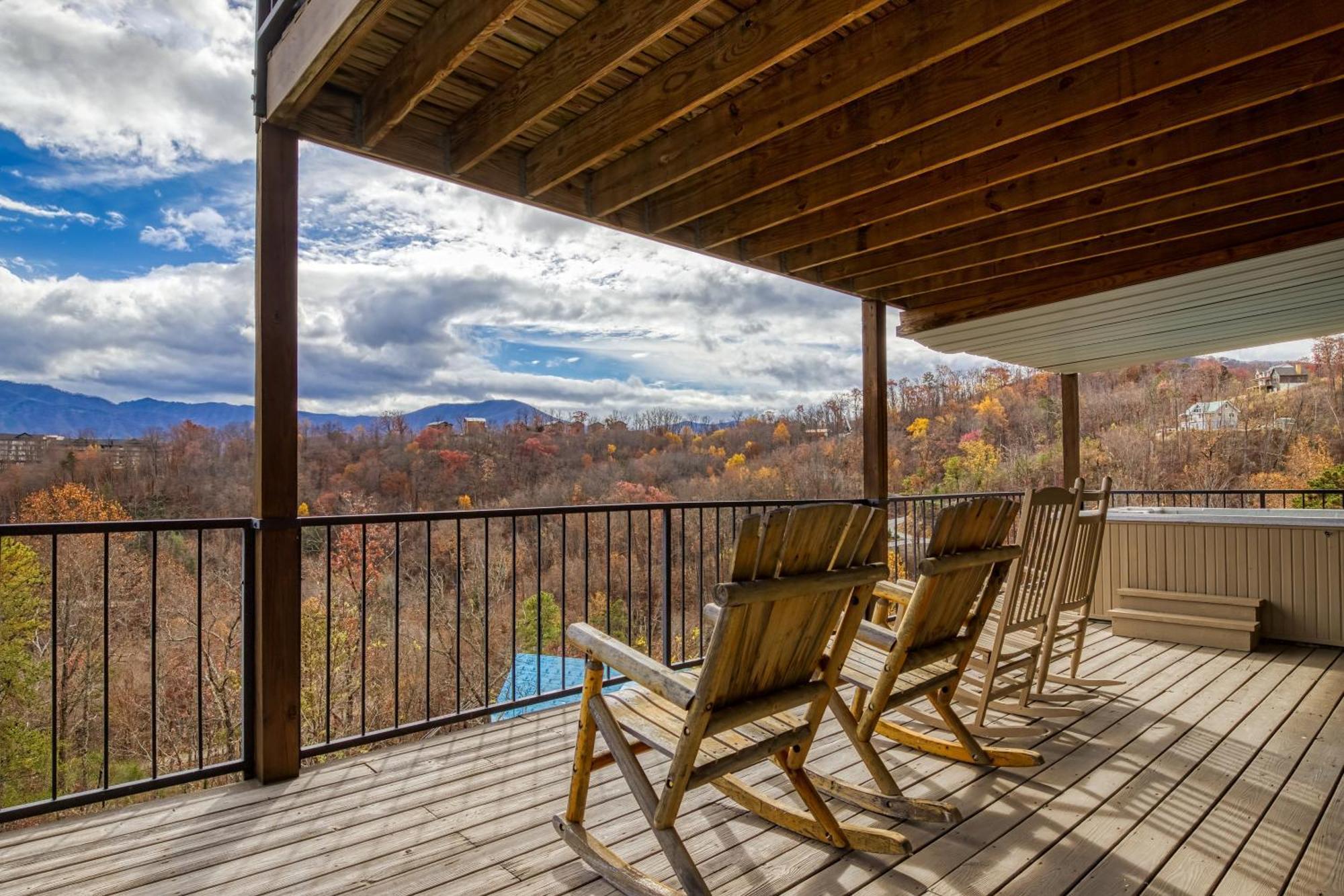 A Million Dollar View- Get 951 Worth Of Free Area Attraction Tickets For Each Paid Day! Chalet Gatlinburg