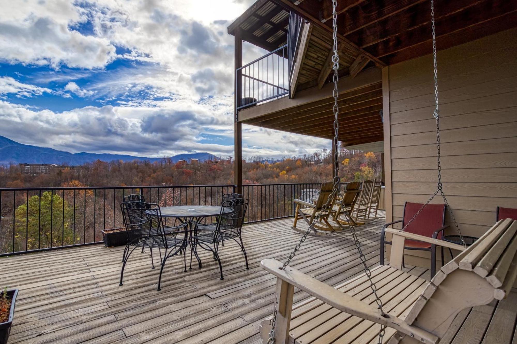 A Million Dollar View- Get 951 Worth Of Free Area Attraction Tickets For Each Paid Day! *