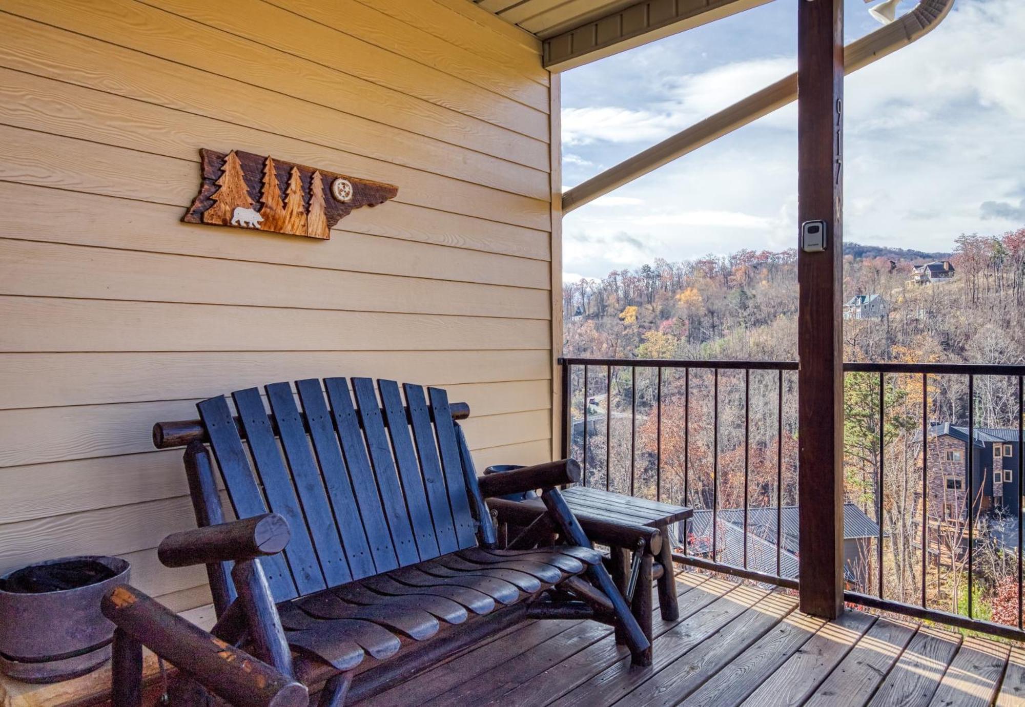 A Million Dollar View- Get 951 Worth Of Free Area Attraction Tickets For Each Paid Day!