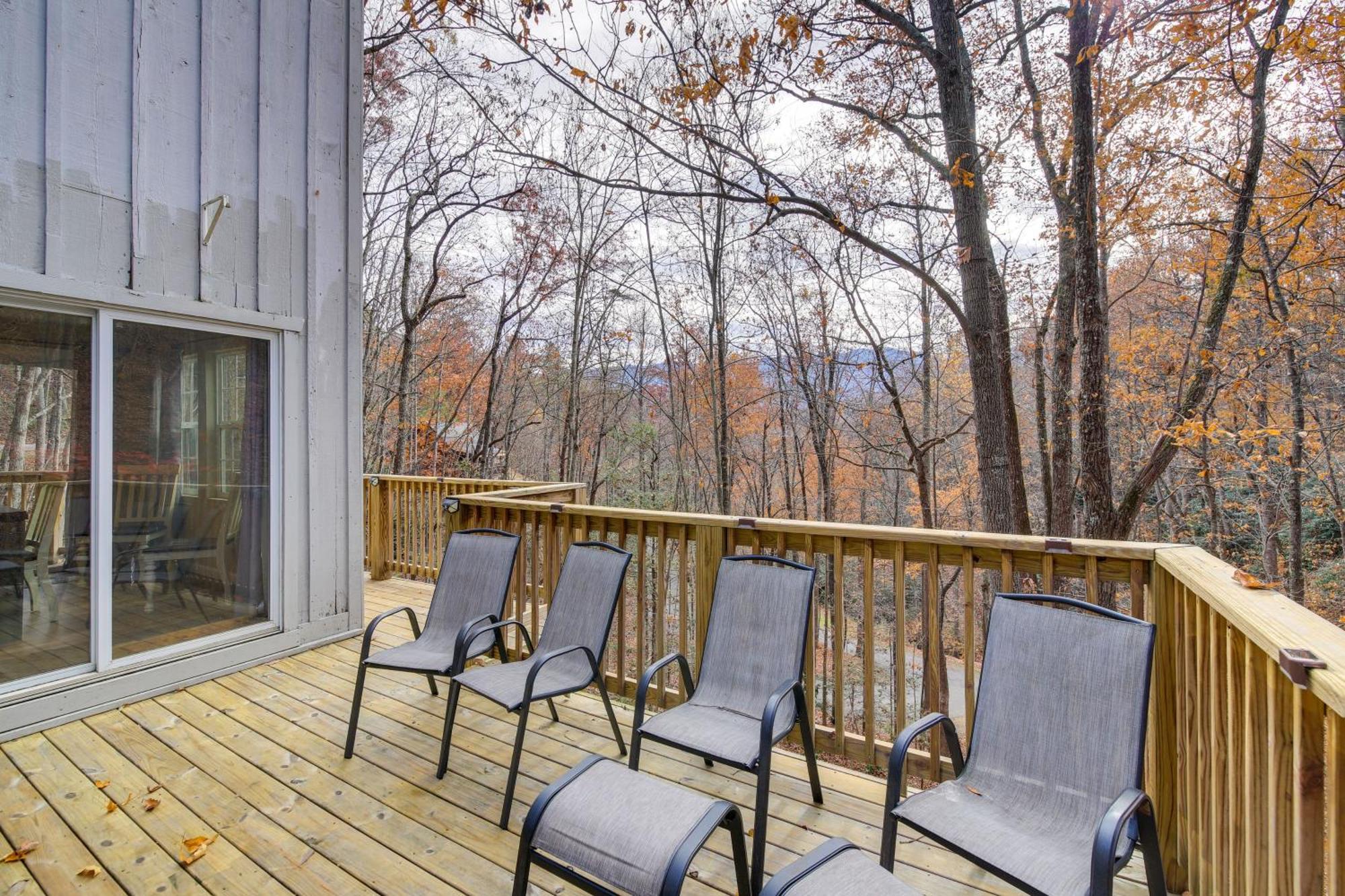 Updated Cobbly Nob With Hot Tub! Gatlinburg