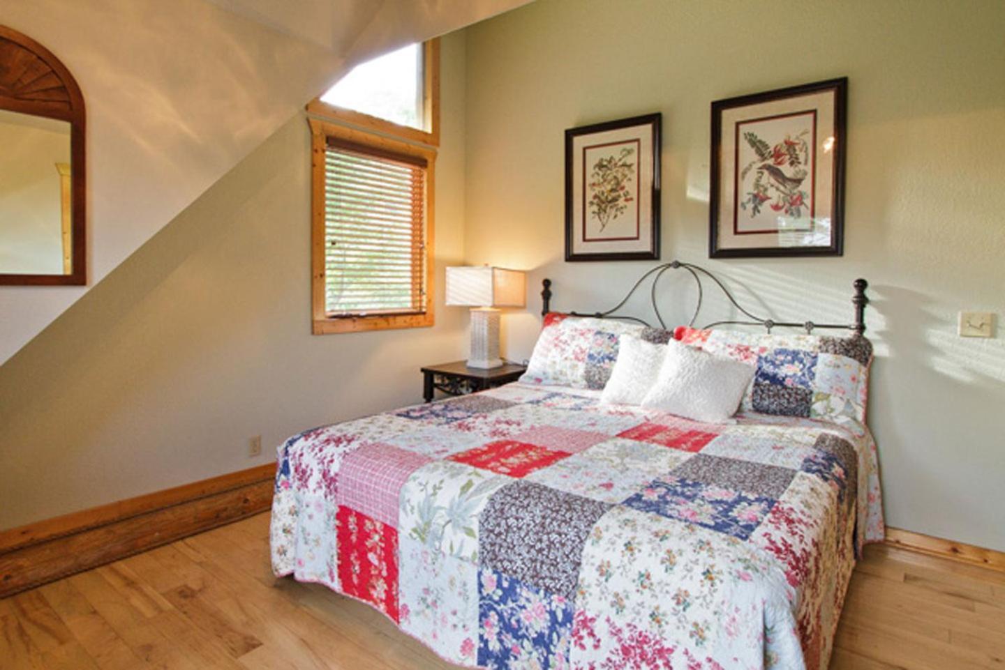 Big Bear Ridge Lodge: Mountain View Log Retreat