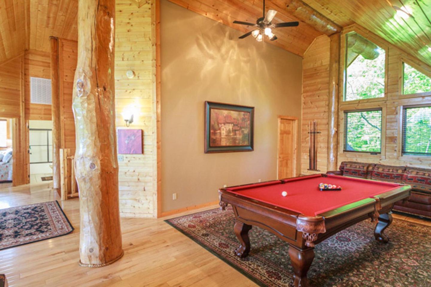 Big Bear Ridge Lodge: Mountain View Log Retreat