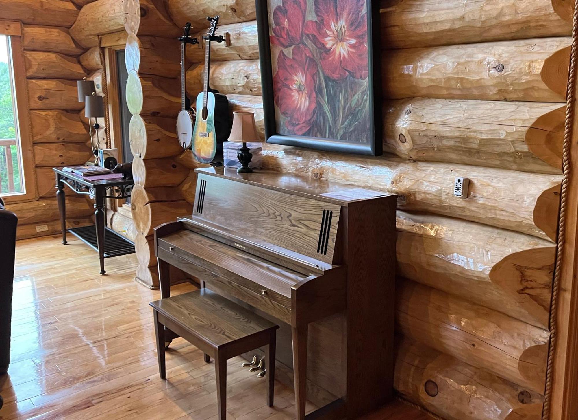 Big Bear Ridge Lodge: Mountain View Log Retreat Gatlinburg