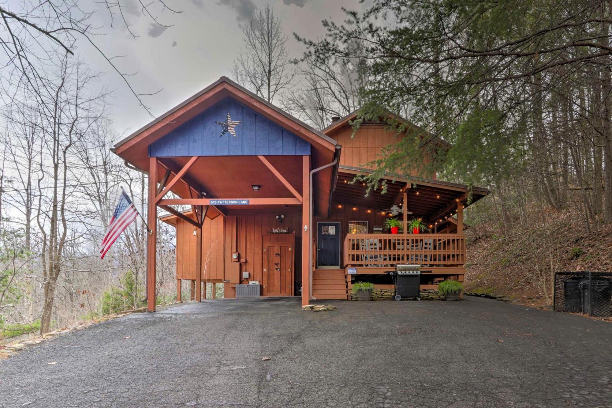 Cozy With Mountain Views Near Skylift Park! Holiday home Gatlinburg
