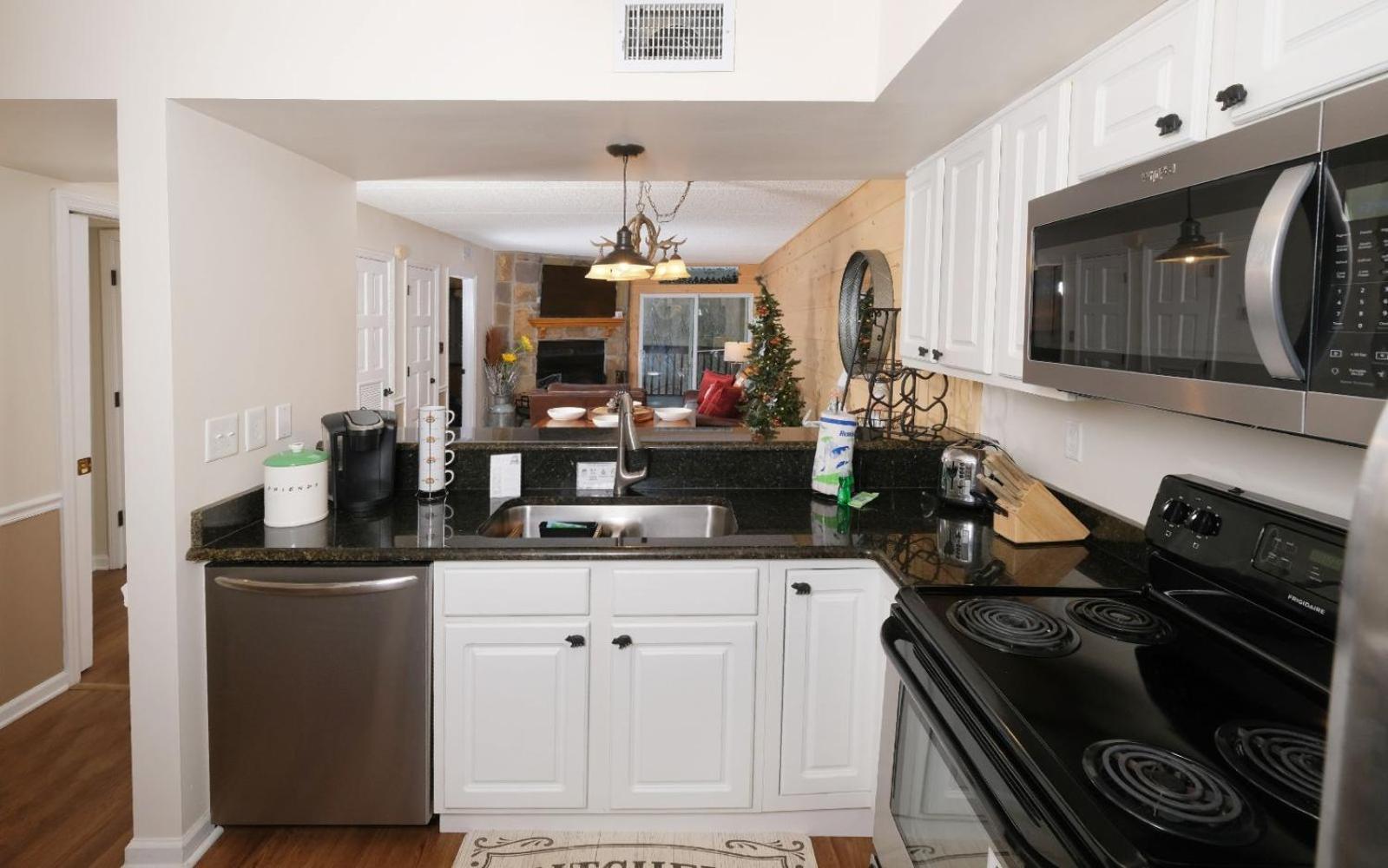 Apartment Bearly Behavin Gatlinburg