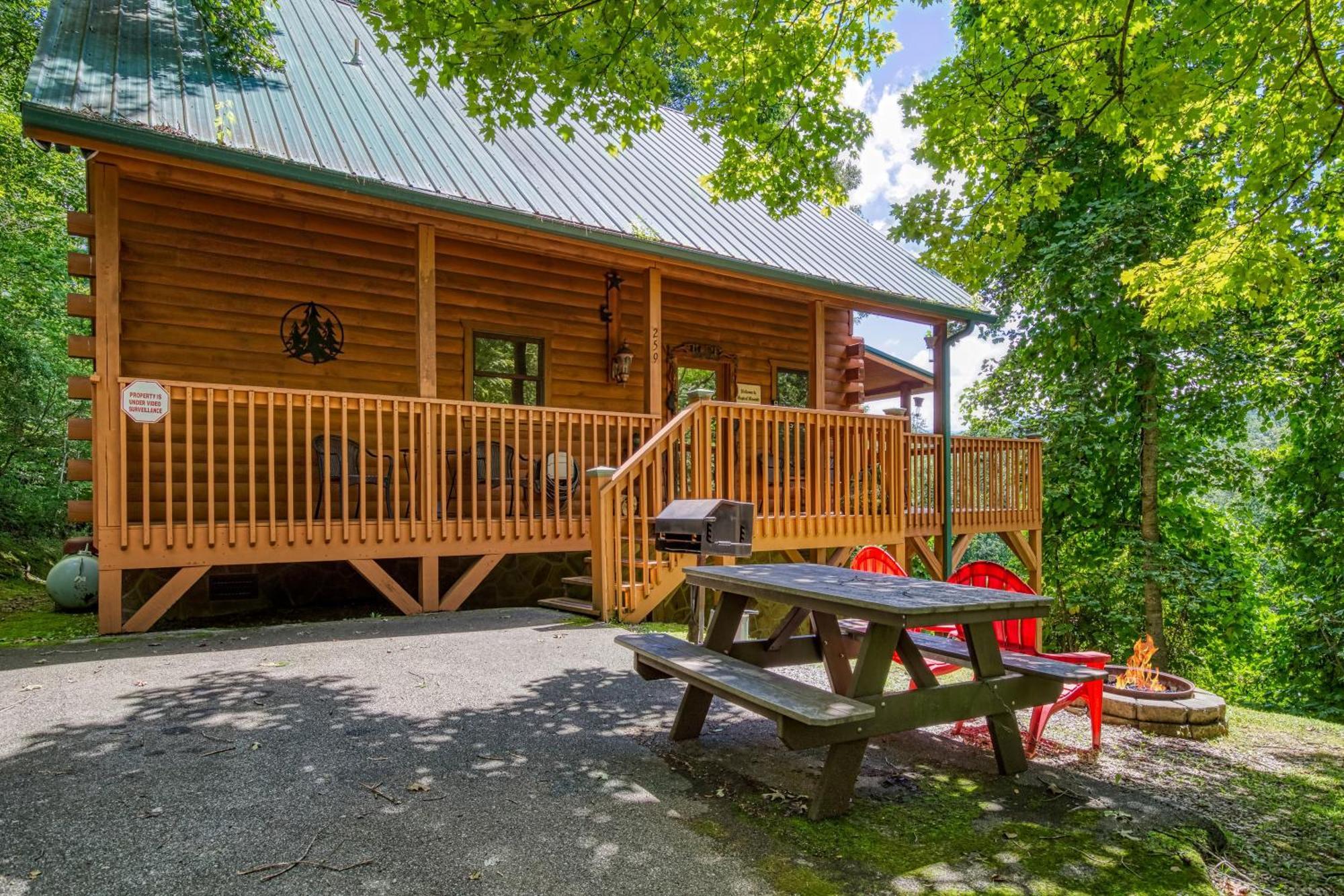Magical Moments, Hot Tub, Wifi, 1089 Free Tickets Each Paid Day, Dollywood And * Gatlinburg