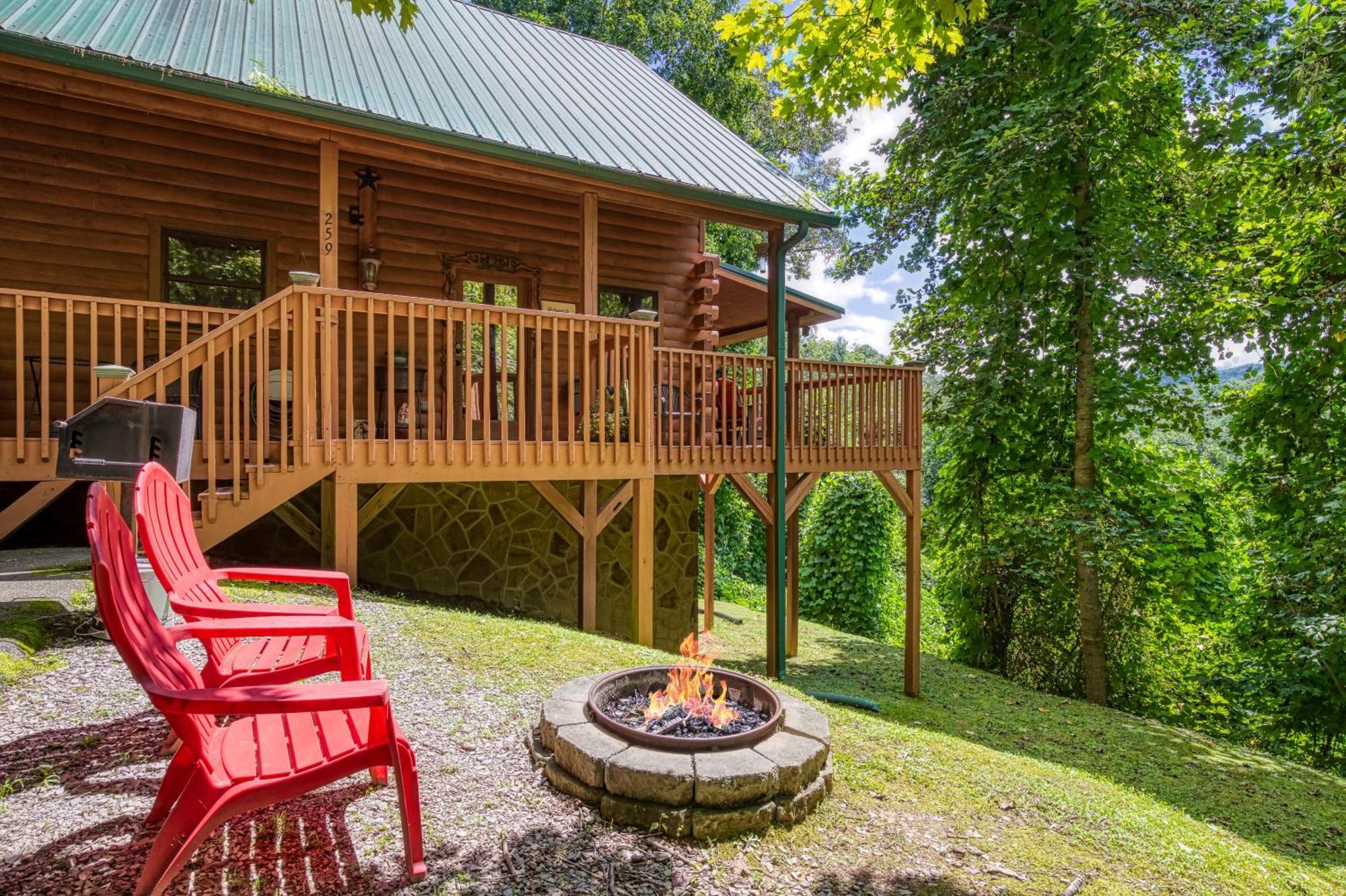 Magical Moments, Hot Tub, Wifi, 1089 Free Tickets Each Paid Day, Dollywood And Holiday home