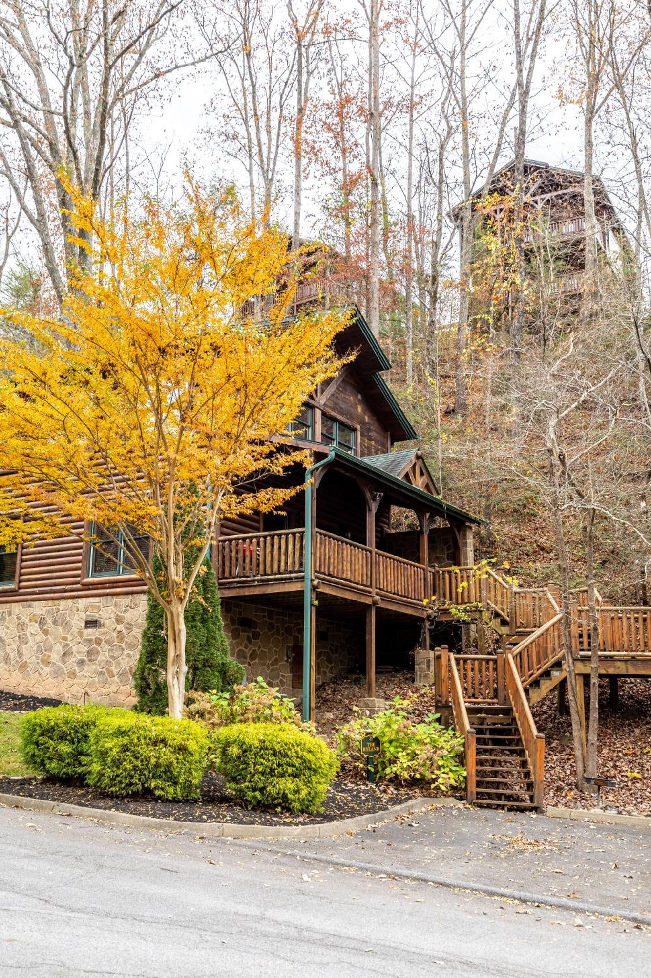 And Play At The Ryland: Private Game & Community Pool Retreat Holiday home Gatlinburg