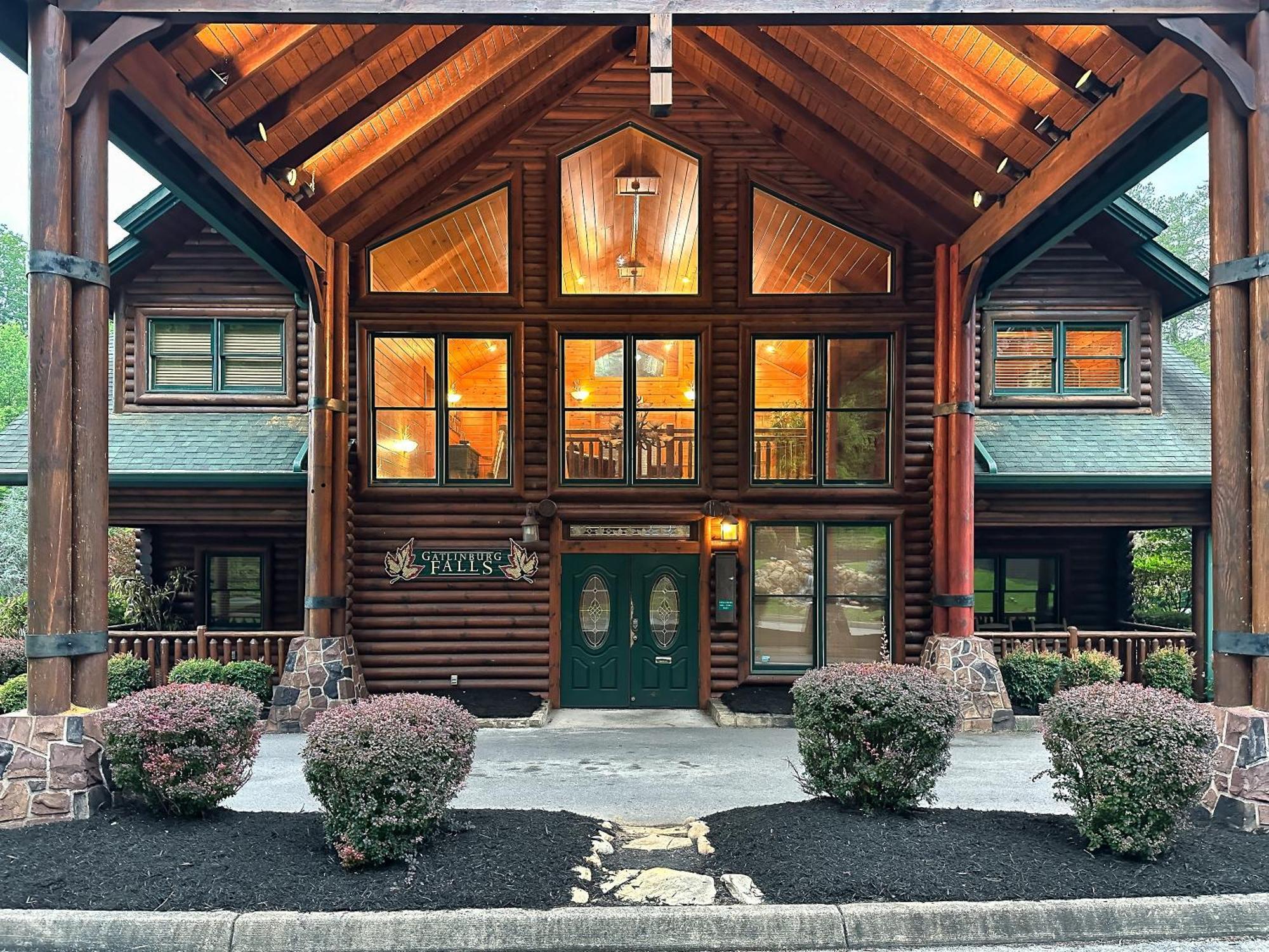 And Play At The Ryland: Private Game & Community Pool Retreat Holiday home *