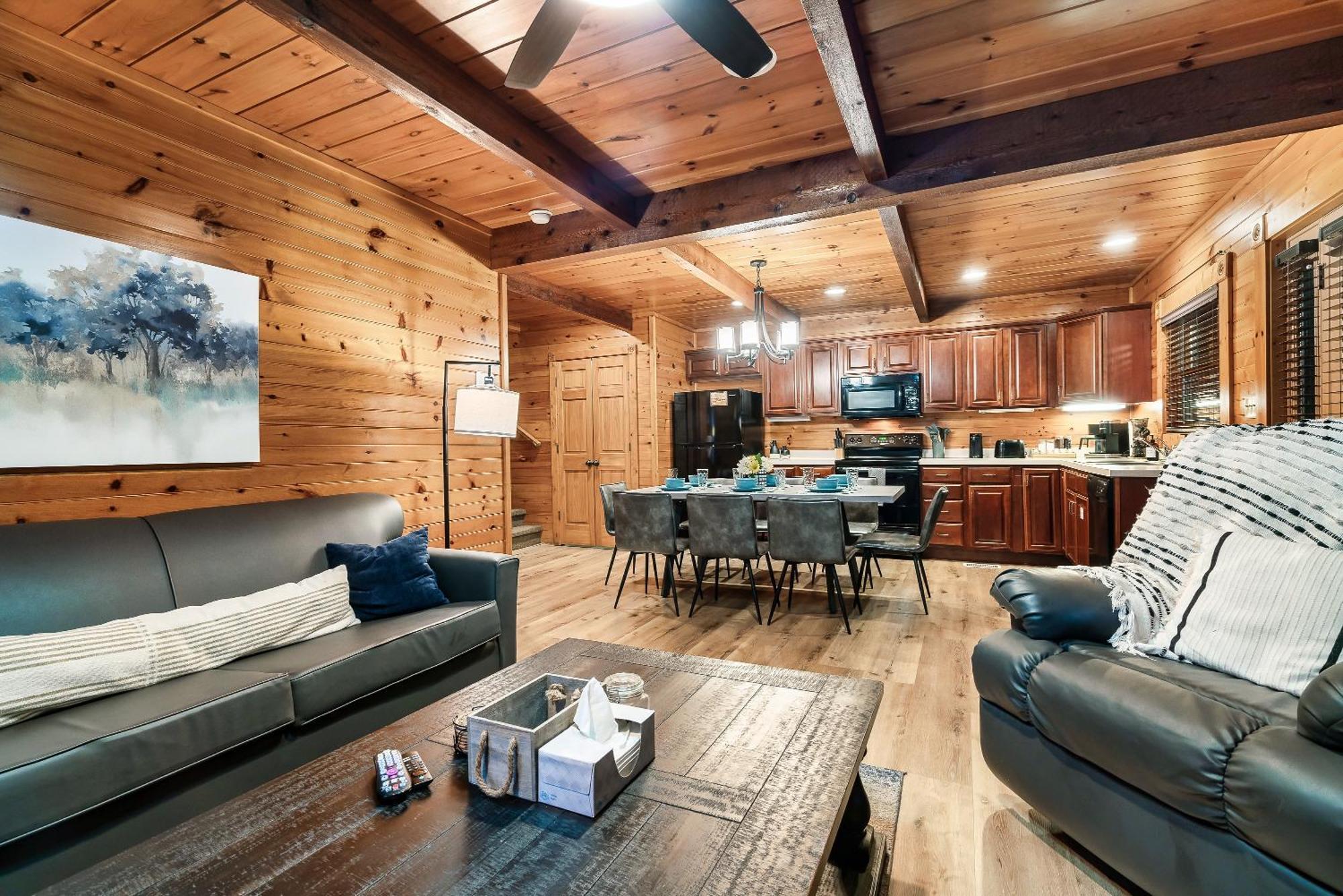 And Play At The Ryland: Private Game & Community Pool Retreat Holiday home Gatlinburg