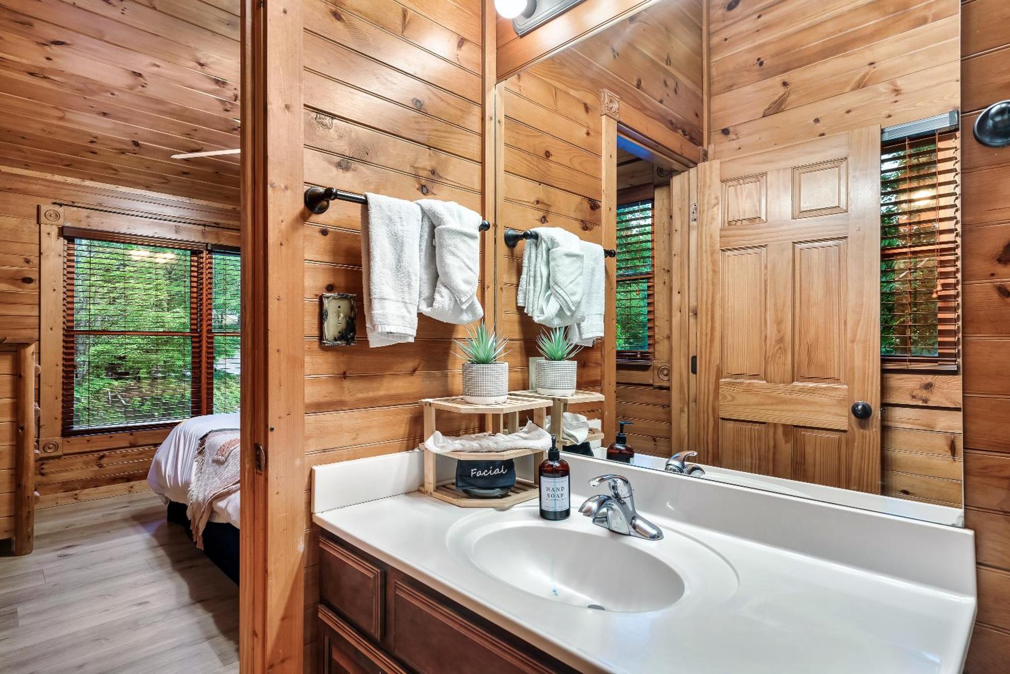 And Play At The Ryland: Private Game & Community Pool Retreat Holiday home Gatlinburg
