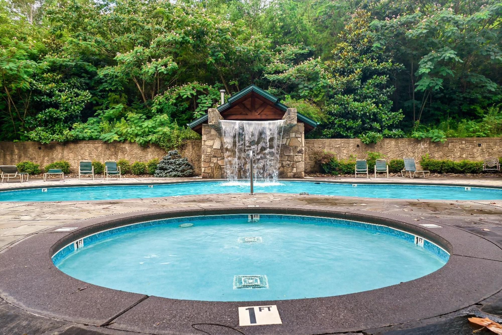 Holiday home And Play At The Ryland: Private Game & Community Pool Retreat