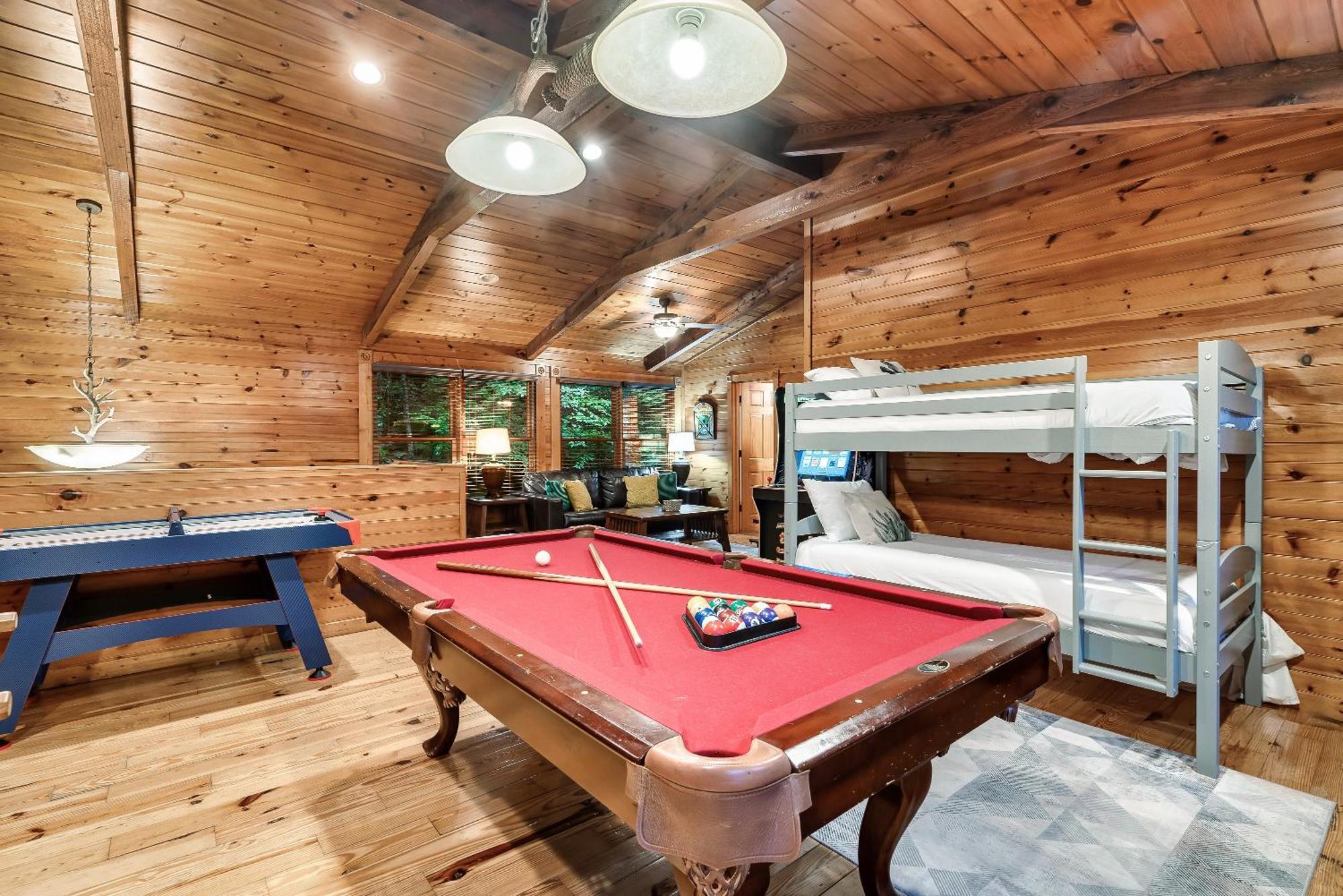 Holiday home And Play At The Ryland: Private Game & Community Pool Retreat Gatlinburg