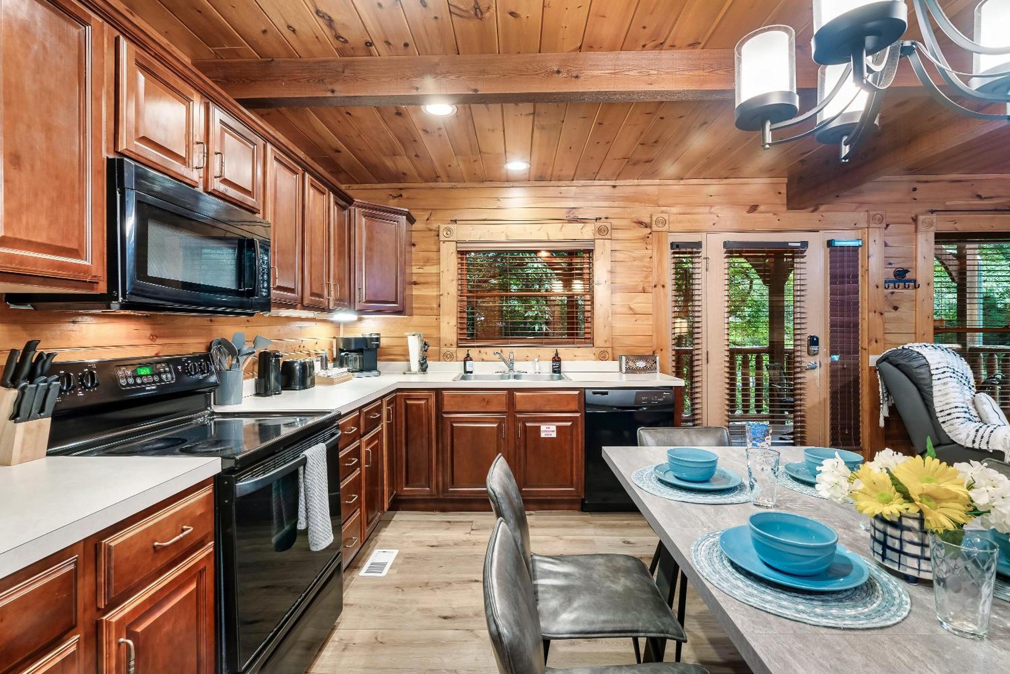And Play At The Ryland: Private Game & Community Pool Retreat Holiday home *