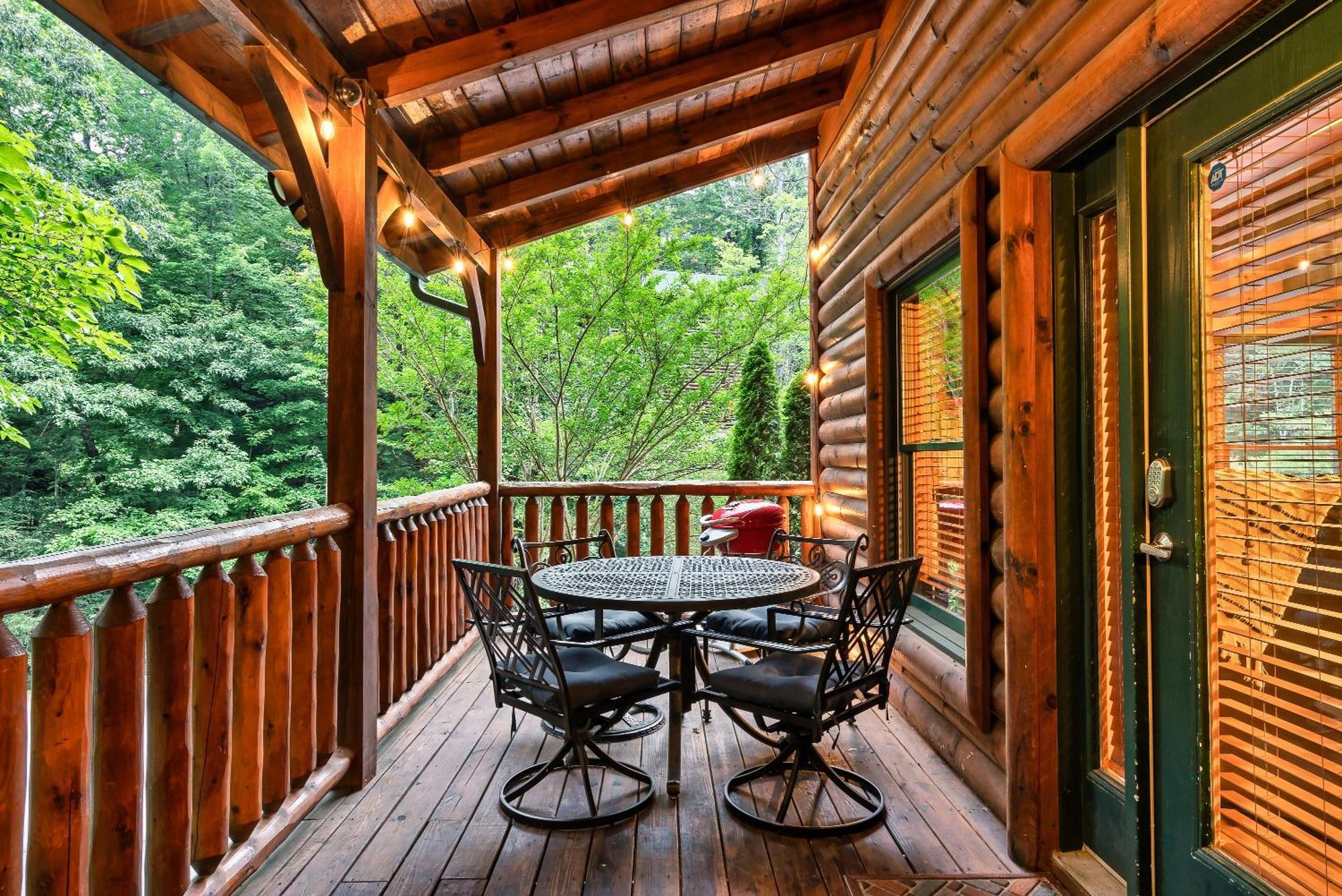 And Play At The Ryland: Private Game & Community Pool Retreat Holiday home