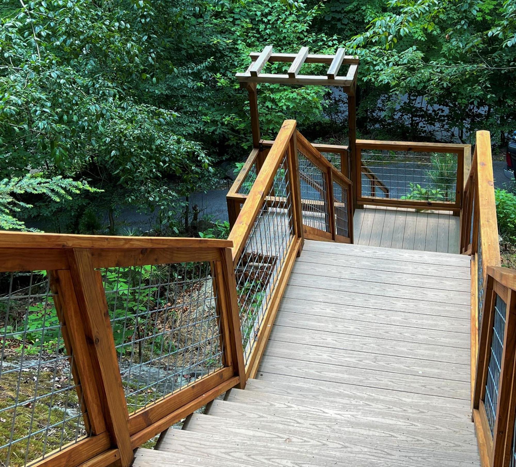Holiday home Mountain Joy -private Treehouse Style That Sleeps 4-free Tickets