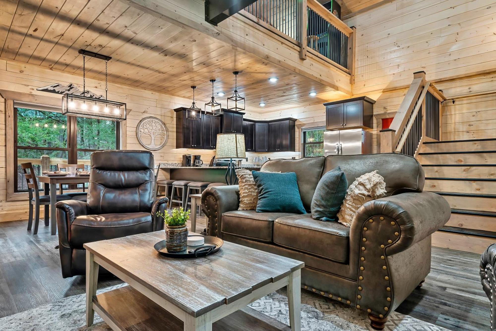 New Luxury Vacation In Smoky - Theater * Gatlinburg