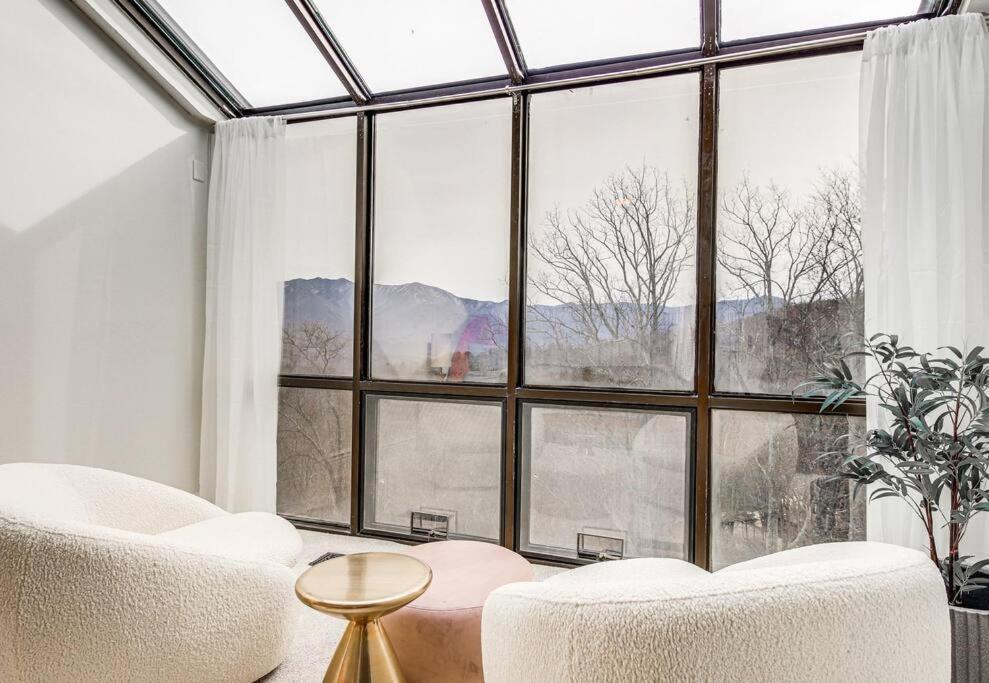Holiday home Lux Retro Getaway W/ Ober & Smoky Mtn Views!