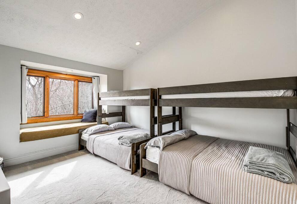 Lux Retro Getaway W/ Ober & Smoky Mtn Views!