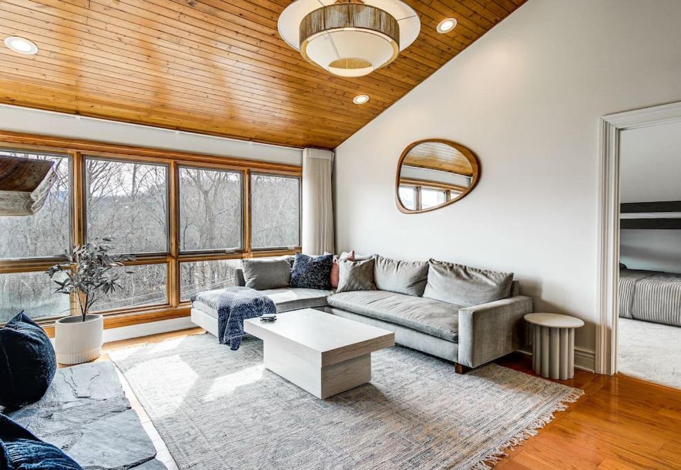 Holiday home Lux Retro Getaway W/ Ober & Smoky Mtn Views! Gatlinburg