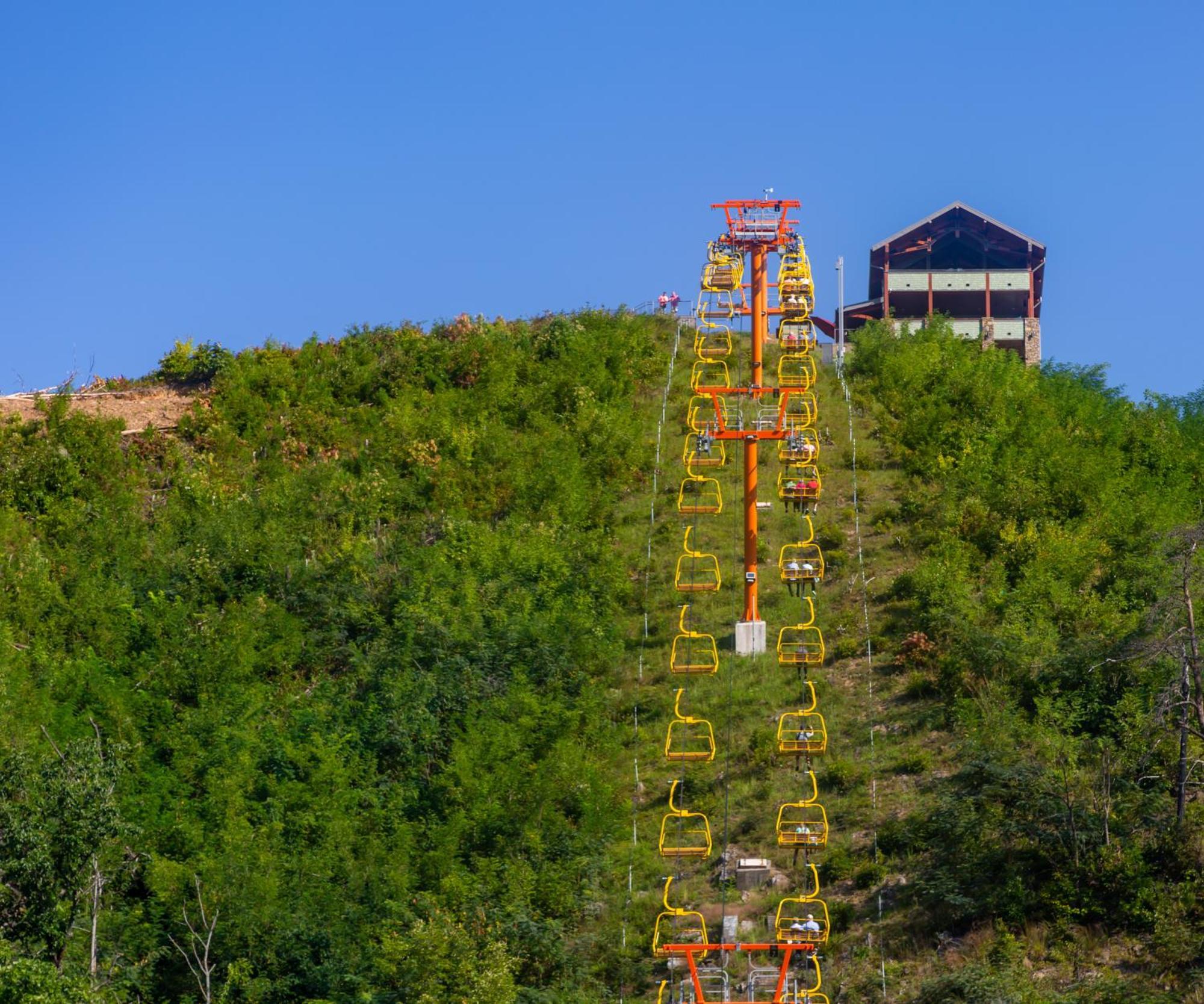 Holiday home Moonshine Chalet, Hot Tub, Pool Access, Wifi, 1089 Free Tickets Each Paid Day, Dollywood And Gatlinburg