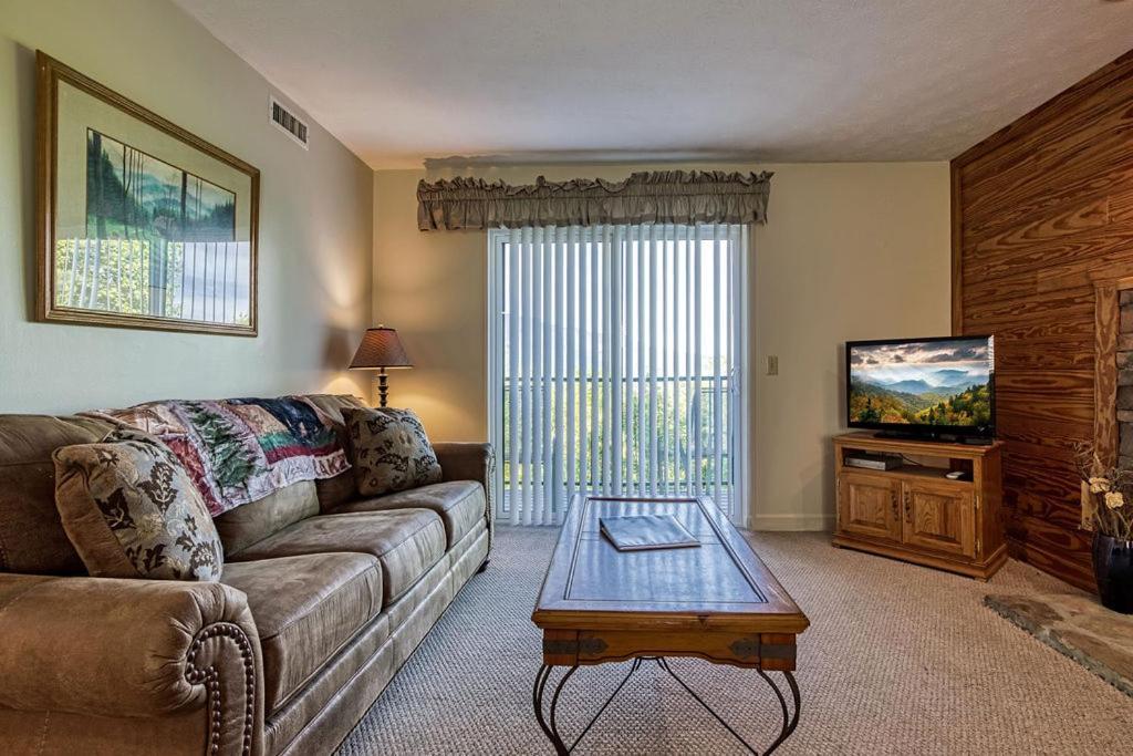Mountain Escape, Pool, 1089 Free Tickets Each Paid Day, Dollywood And More, Mountain Views