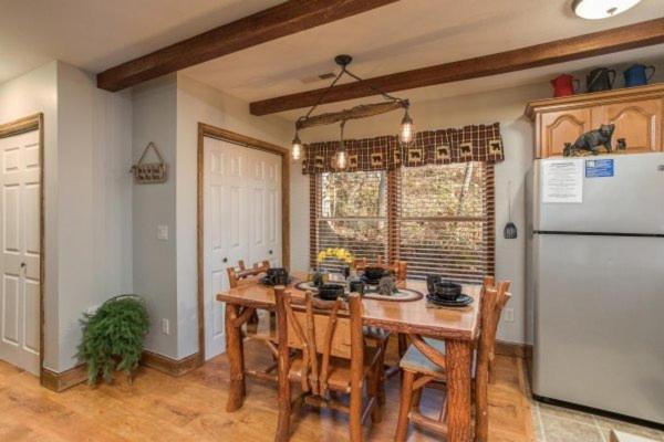Holiday home Treehouse Between And Pigeon Forge. Pet Friendly!