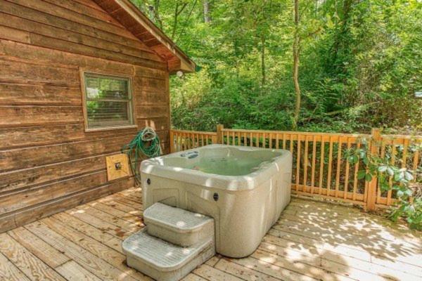 Holiday home Treehouse Between And Pigeon Forge. Pet Friendly! Gatlinburg