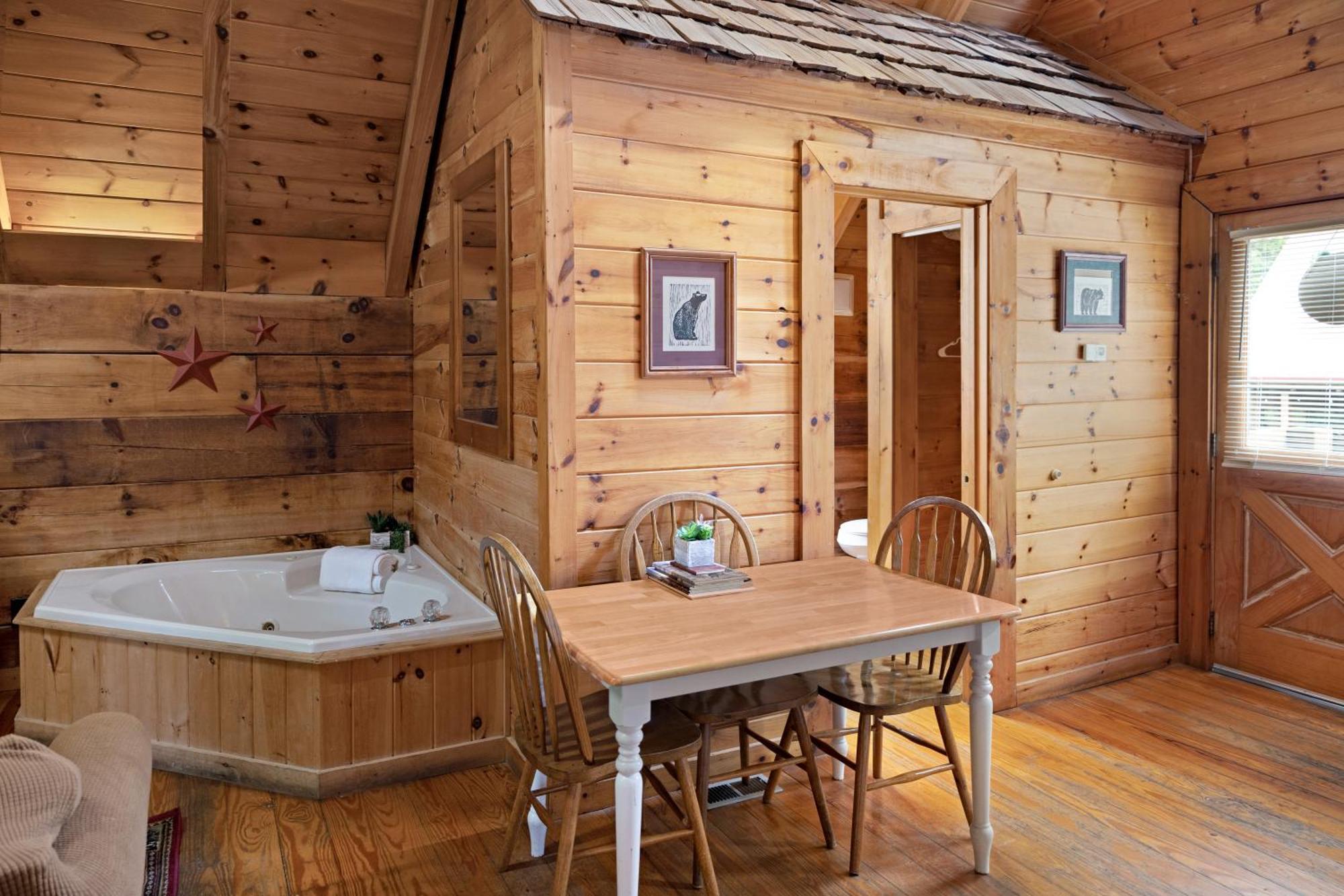 Cozy Cabin! Hot Tub, King Bed, Fireplace, & Pool * Gatlinburg