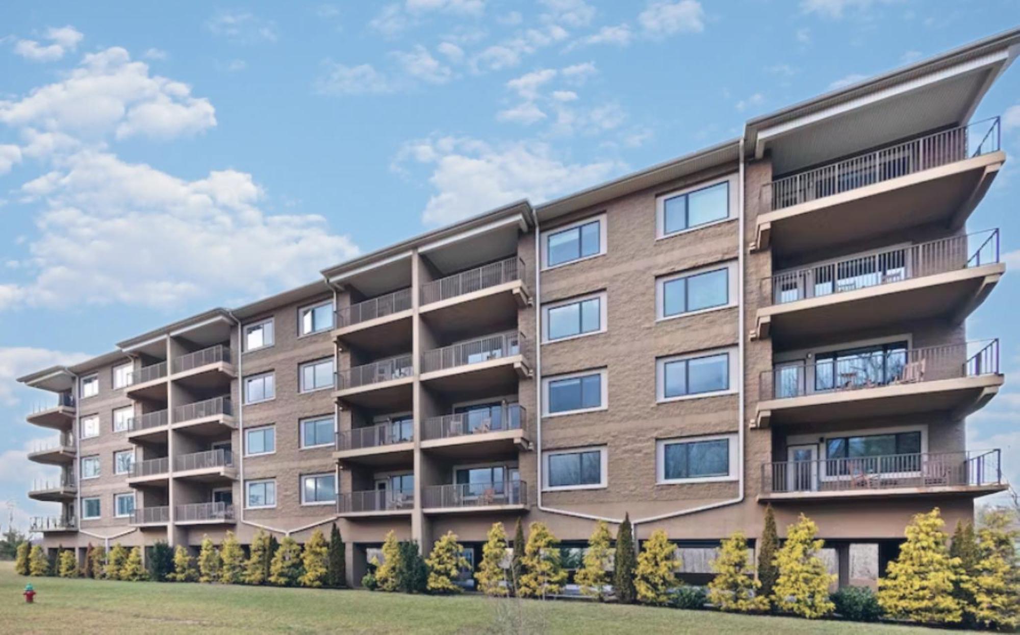 Venus 152 By Stony Brook Apartment