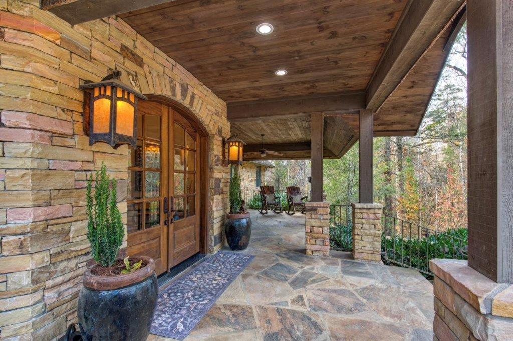 Haven And Hearth By Stony Brook *