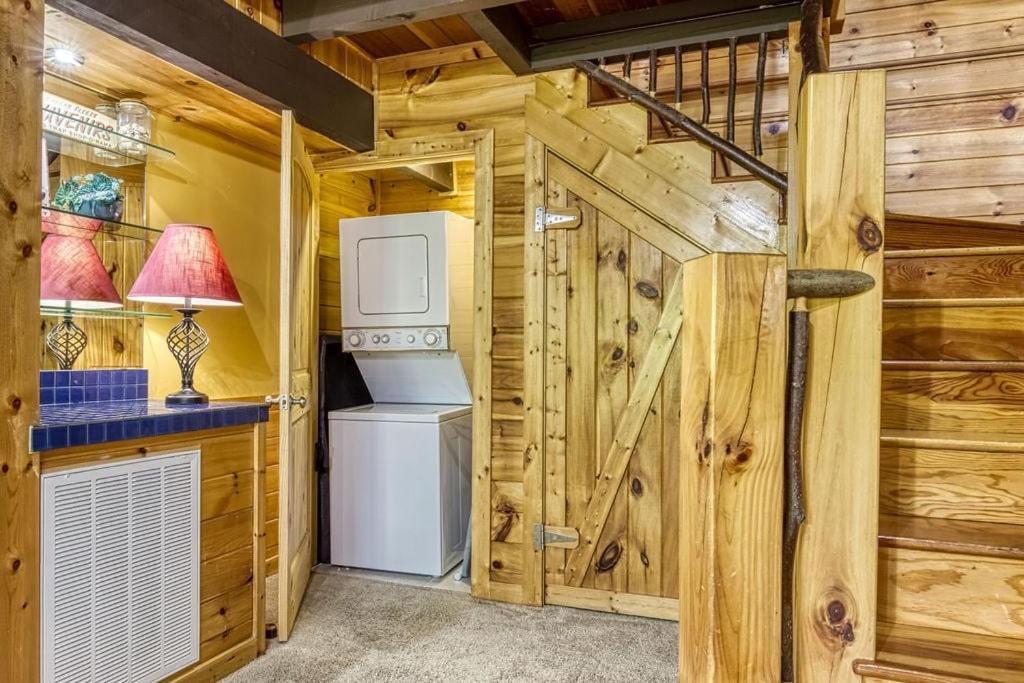 Views: Mountain With Expansive Decks Holiday home Gatlinburg