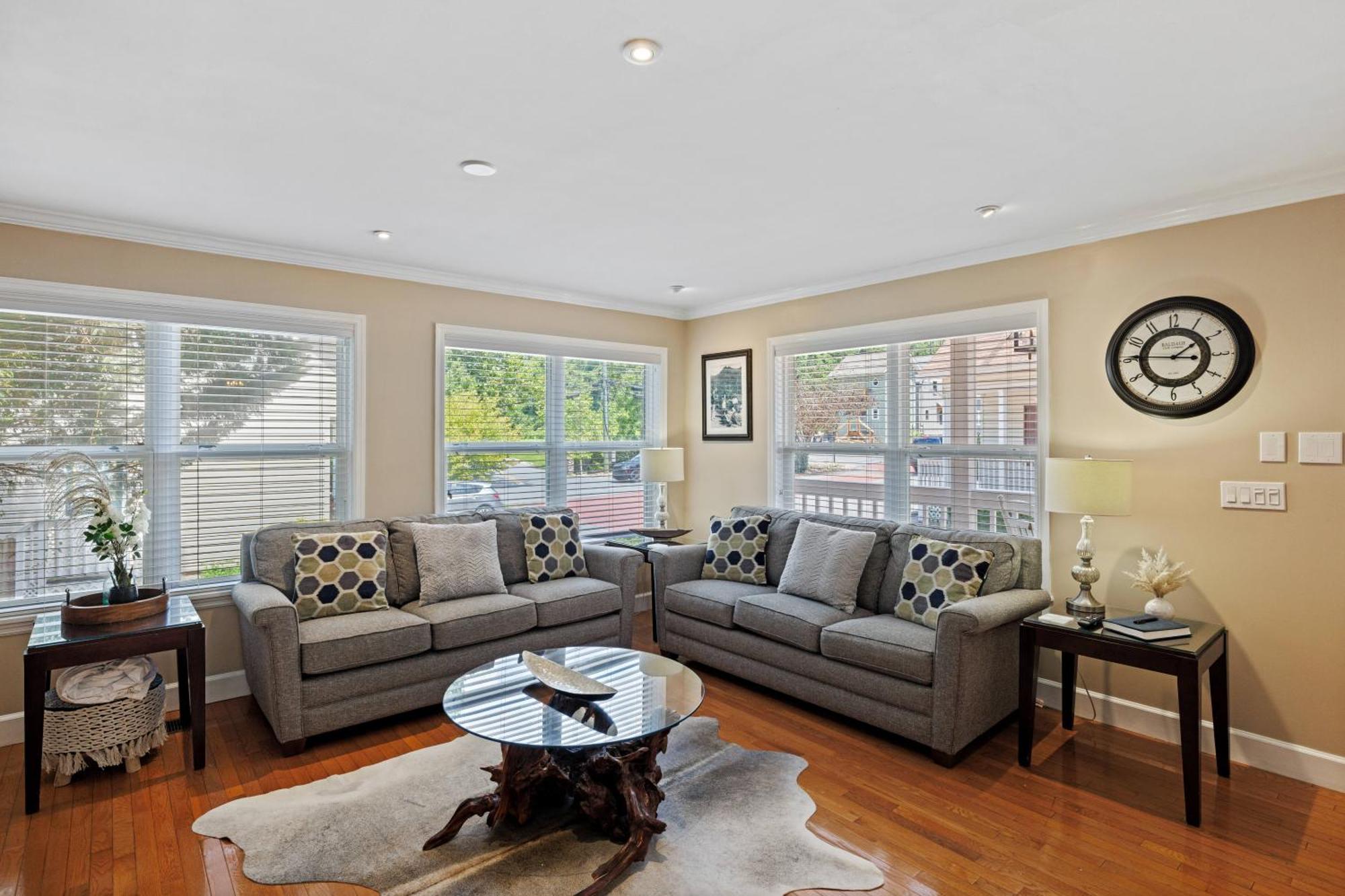 Little Bear Is Located Only A Half-mile Away From Downtown Gatlinburg! Holiday home