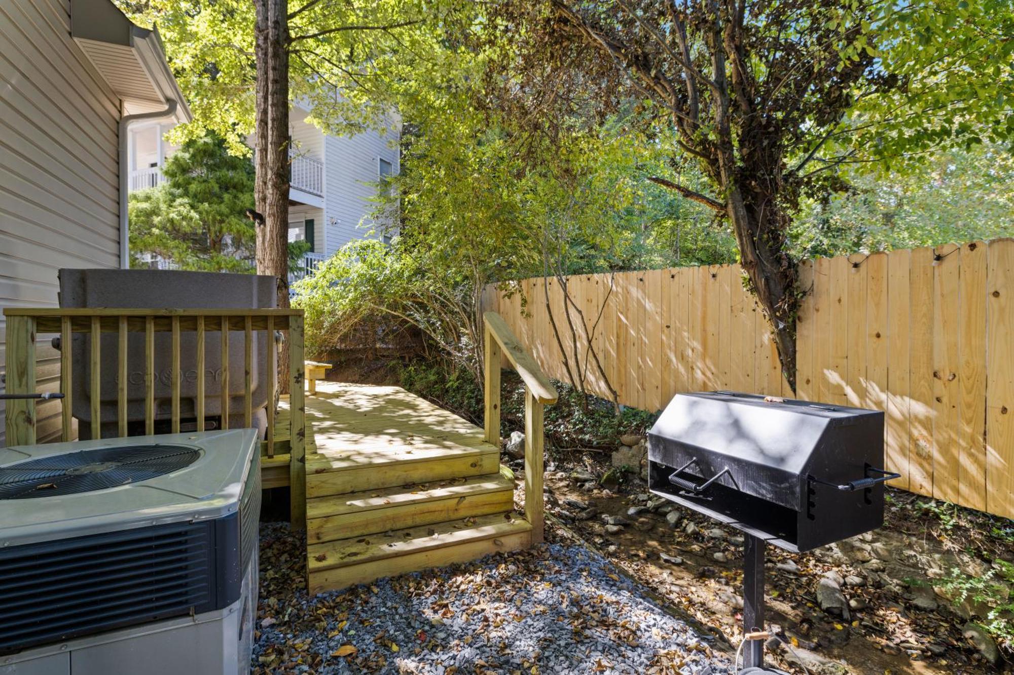 Little Bear Is Located Only A Half-mile Away From Downtown Gatlinburg! Gatlinburg