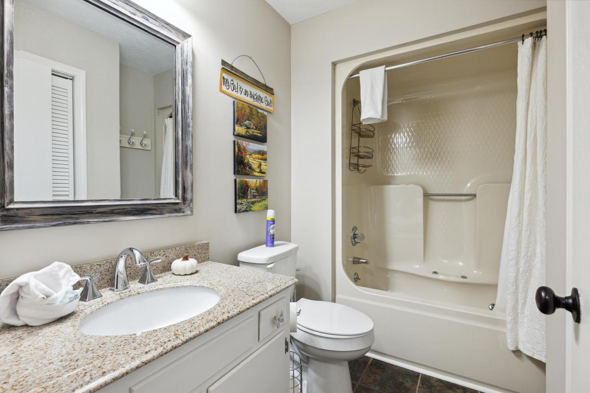 Bear At Bent Creek Is A Golf Course Oasis!! Holiday home *
