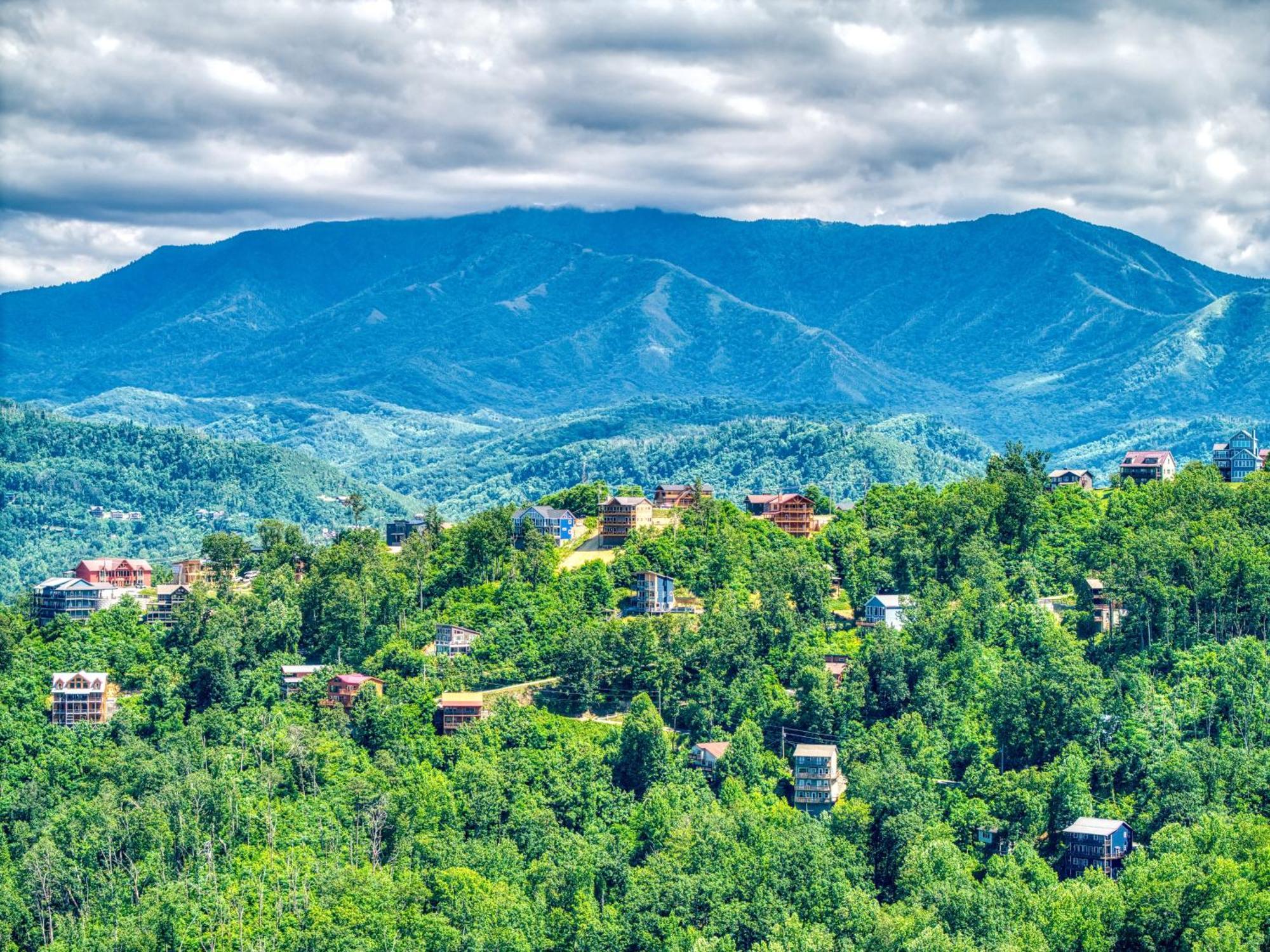 Key Lime Pie, Hot Tub,wifi, 1089 Free Tickets Each Paid Day, Dollywood And Chalet *