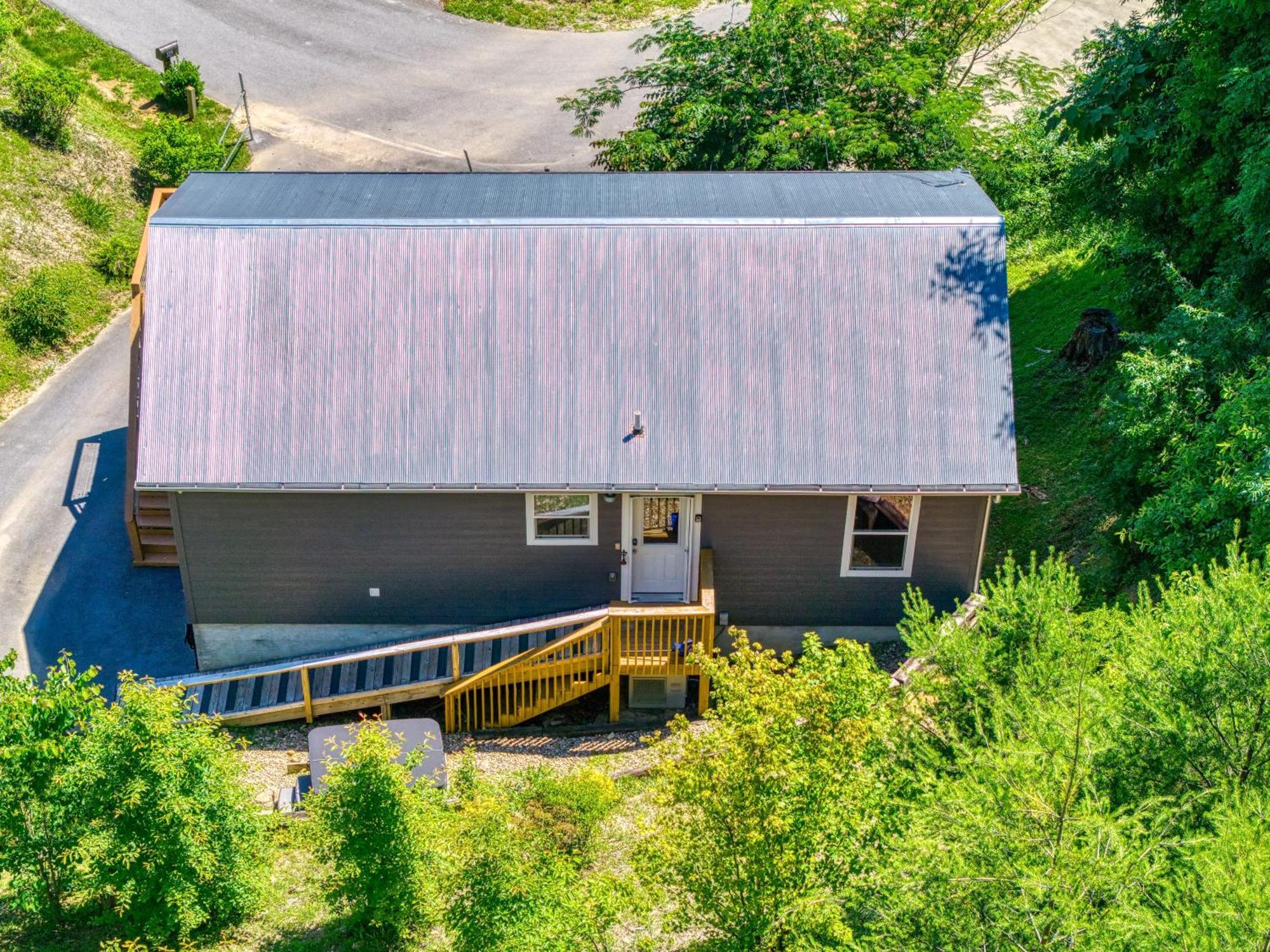Key Lime Pie, Hot Tub,wifi, 1089 Free Tickets Each Paid Day, Dollywood And Chalet Gatlinburg