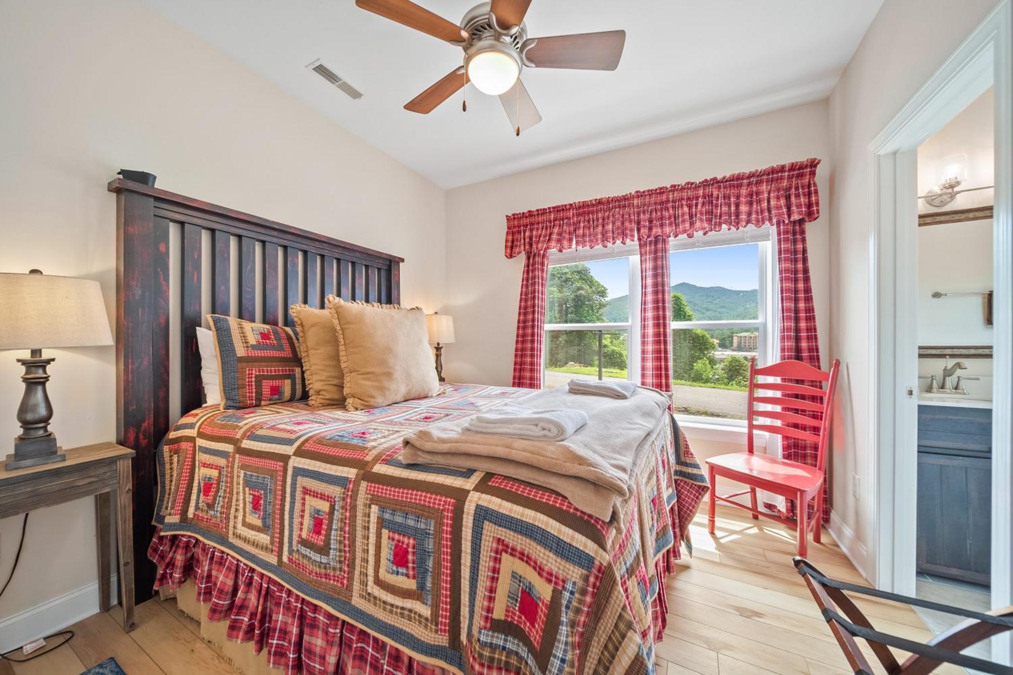 Private, Bliss With Hot Tub And Views Holiday home