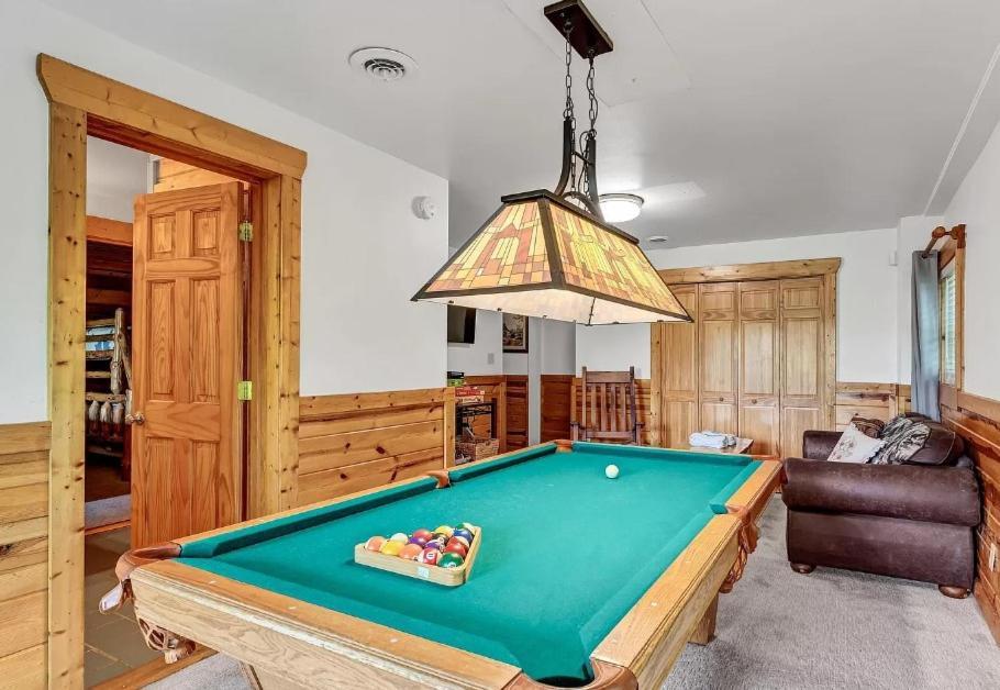 Holiday home The Woodshed -peaceful 3 Level Ideally Located With Pool Table, Hot Tub, Wi-fi Gatlinburg