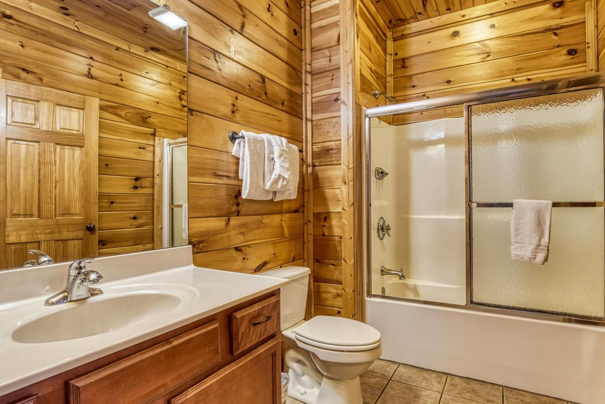 Heights, Hot Tub, Game Room, Theater Room, 1089 Of Free Tickets For Each Paid Day Holiday home