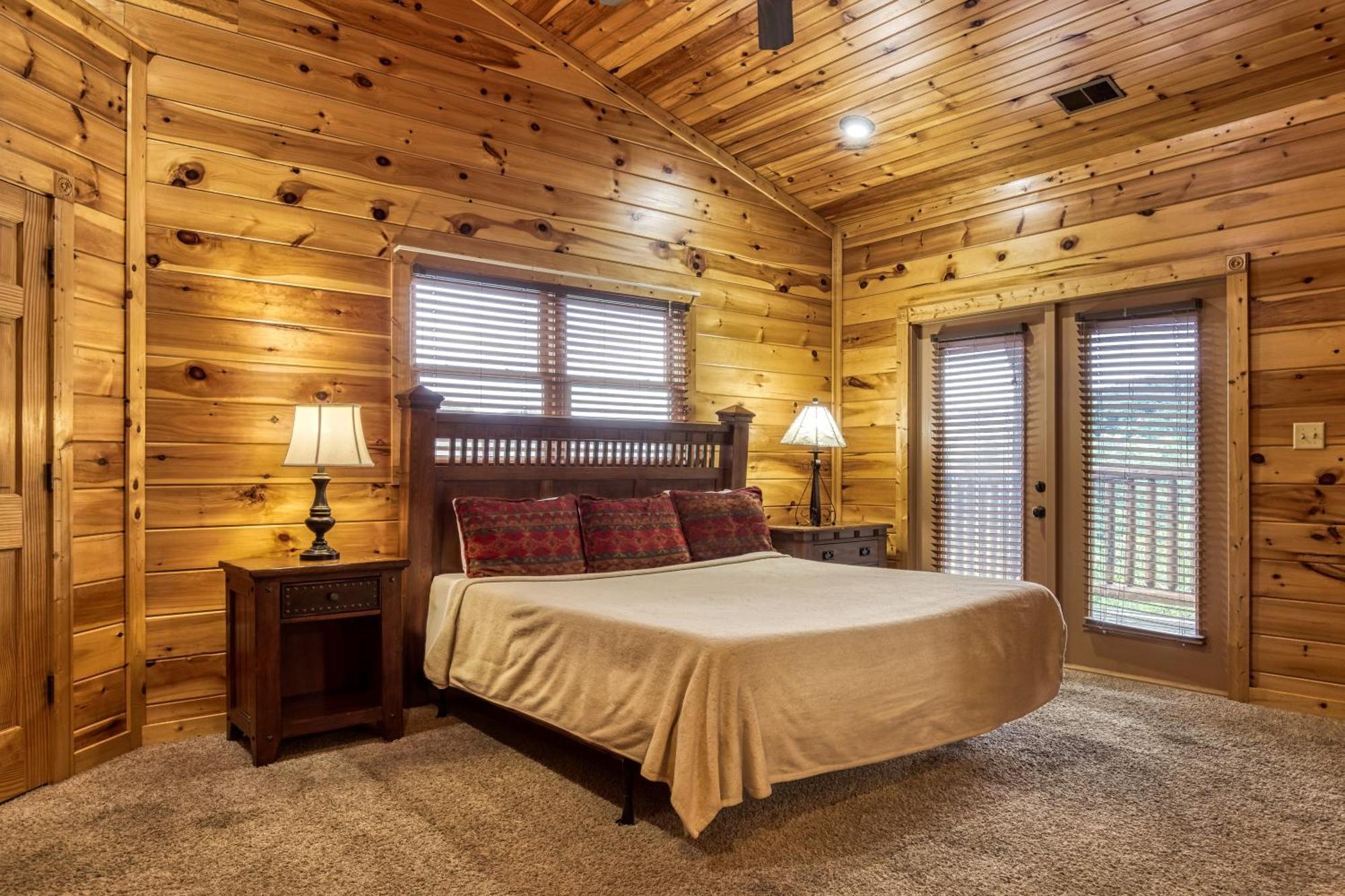 Heights, Hot Tub, Game Room, Theater Room, 1089 Of Free Tickets For Each Paid Day Holiday home Gatlinburg