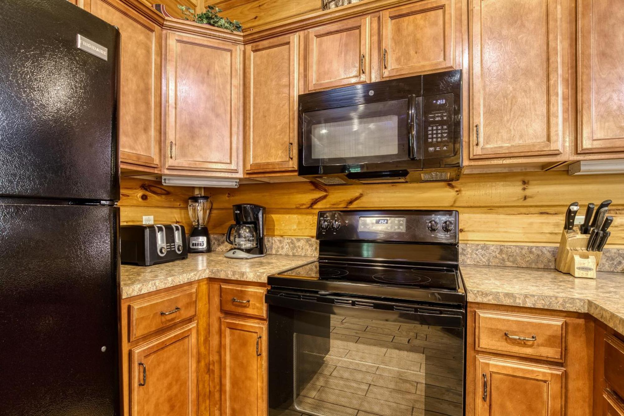 Heights, Hot Tub, Game Room, Theater Room, 1089 Of Free Tickets For Each Paid Day