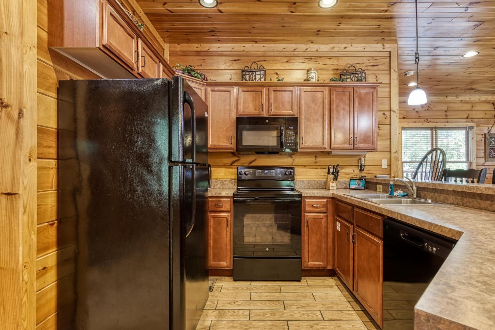 Heights, Hot Tub, Game Room, Theater Room, 1089 Of Free Tickets For Each Paid Day *