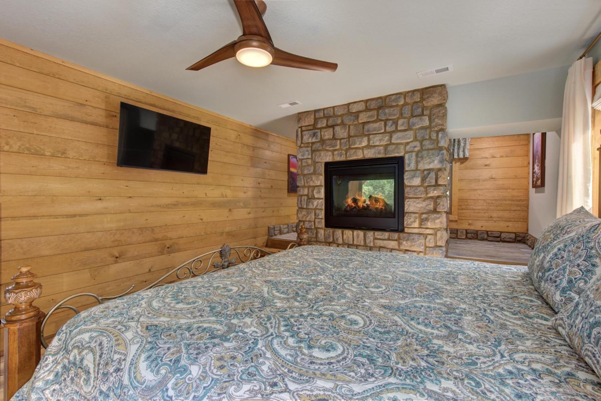 Aqua Vitae Gatlinburg