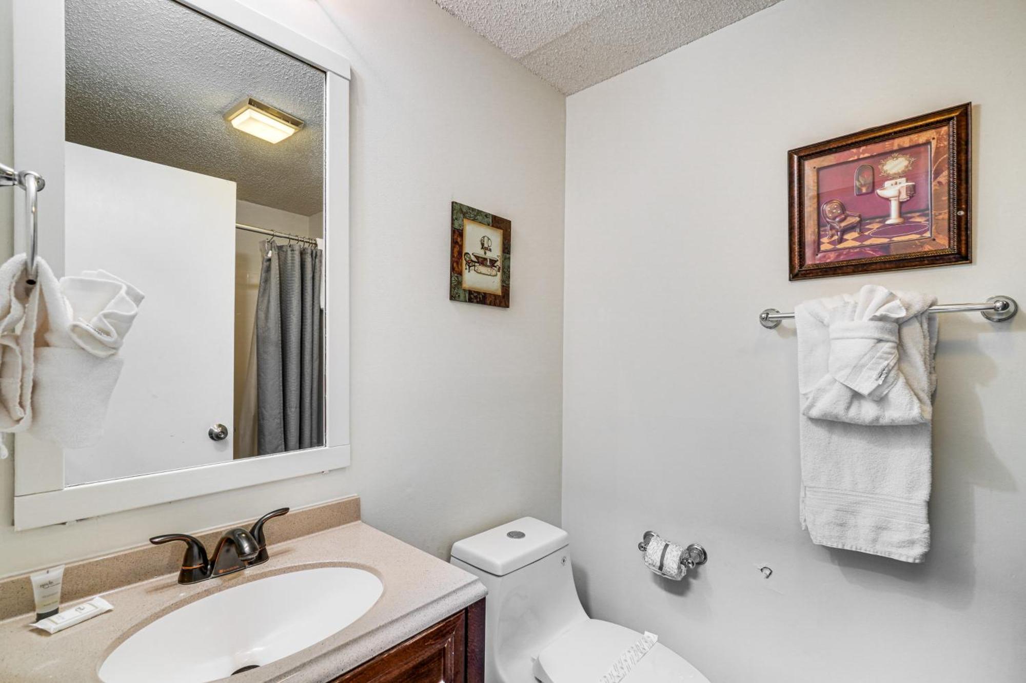Mountain Townhome With Pool Access! Holiday home Gatlinburg