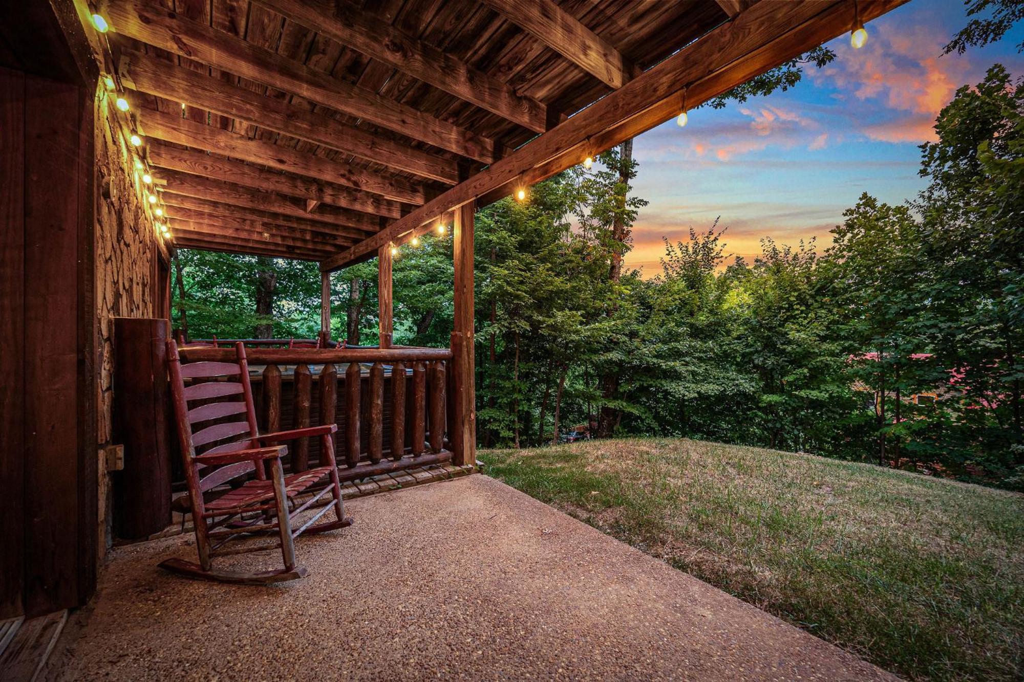 Holiday home The Woodshed -peaceful 3 Level Ideally Located With Pool Table, Hot Tub, Wi-fi