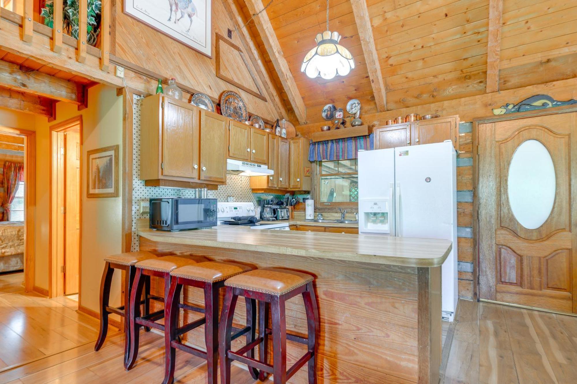 Smoky Mountain About 1 Mi To Park! Holiday home *