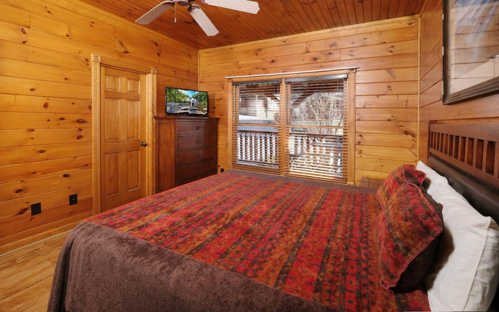 Mountain Getaway And A Theater Gatlinburg