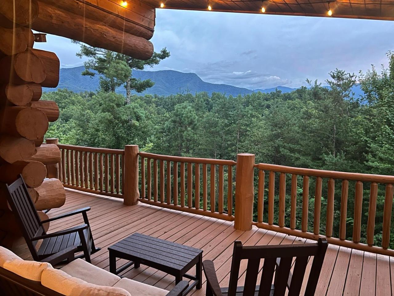 Holiday home Big Bear Ridge Lodge: Mountain View Log Retreat Gatlinburg